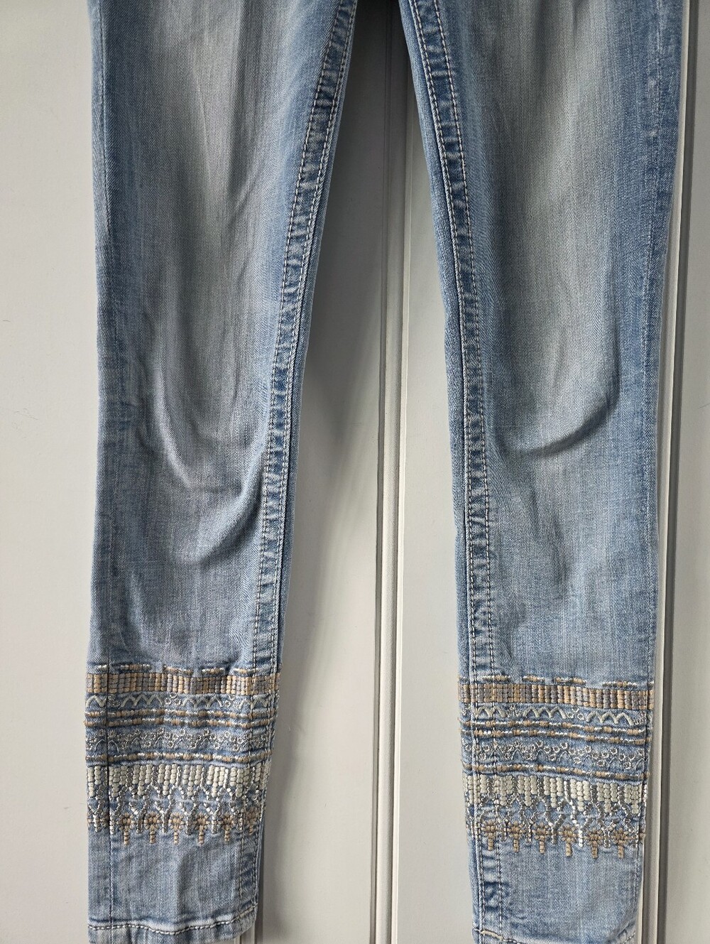 Miss Me Signature Cuffed Skinny Denim Jeans Light Wash Embroidered Size 25 - Picture 3 of 13